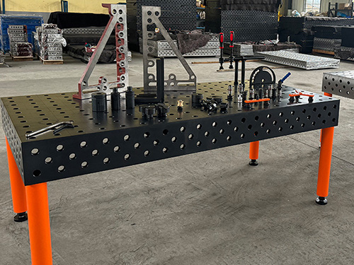 Two dimensional flexible steel welding tooling platform