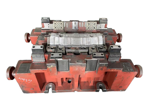Automobile mold